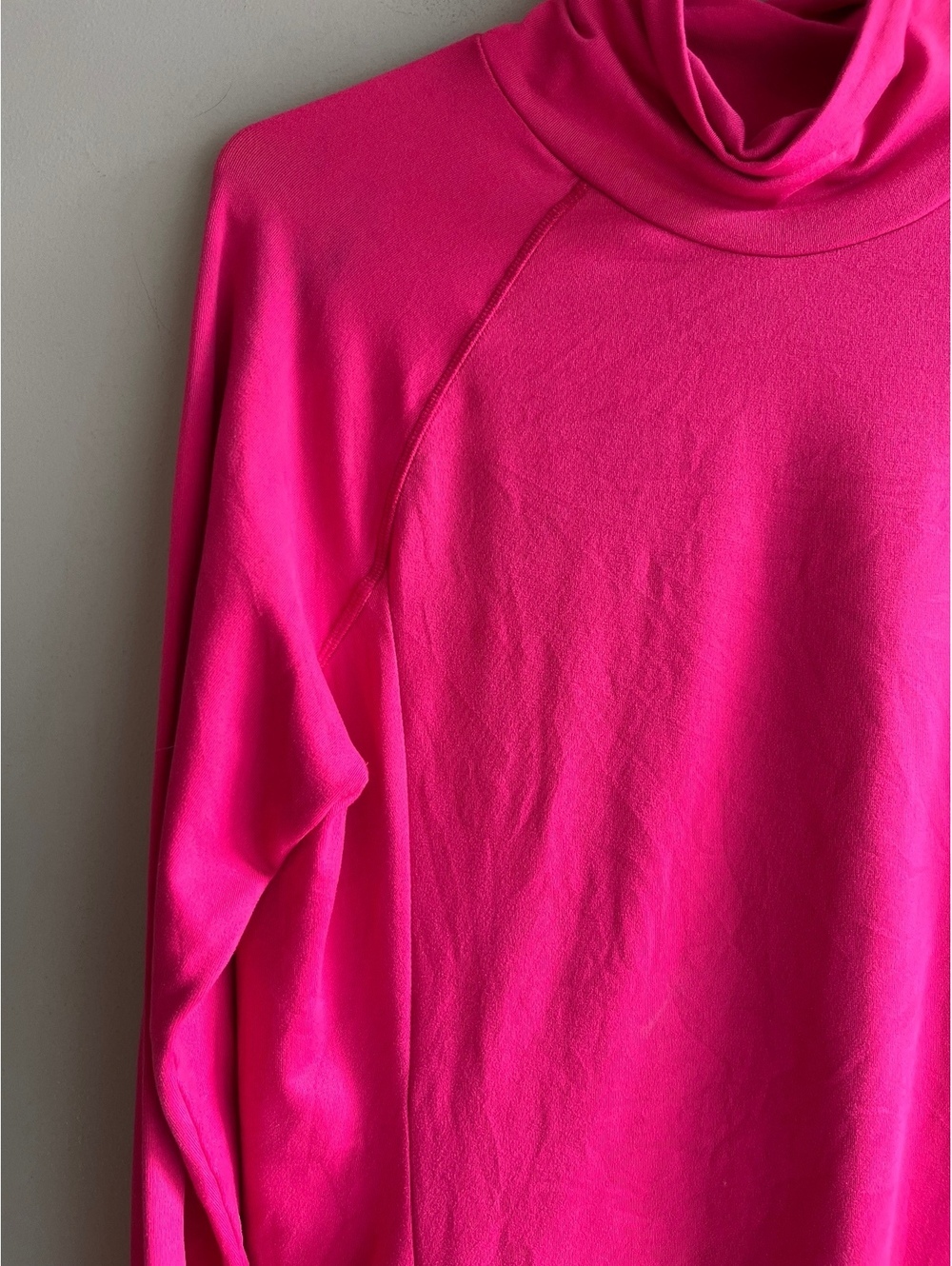 Athleta Long Sleeve Ruched Athletic Turtleneck Top Electric Pink Large - Picture 2 of 9